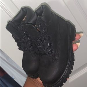 Black timberlands 6c
